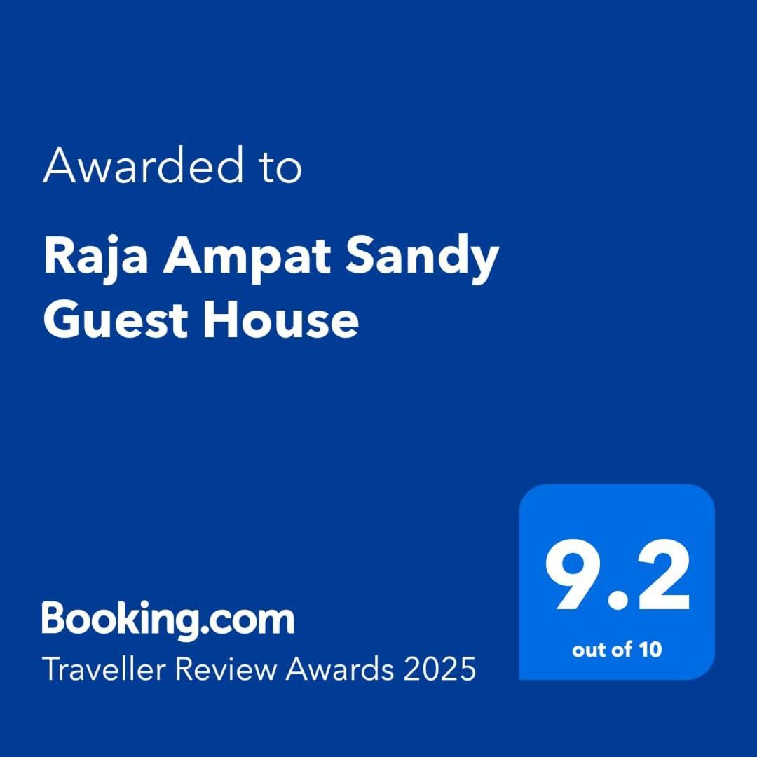 Raja Ampat Sandy Guest House Saonek Exterior photo